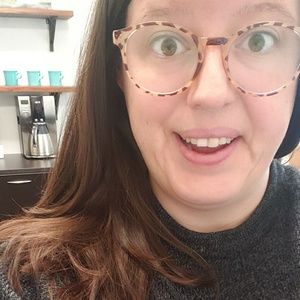 Meet your Posher, Lauren